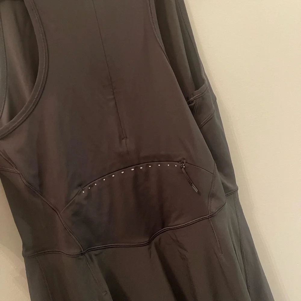 Lululemon | Nulux Running Dress 8” Size 8 Graphite Gray